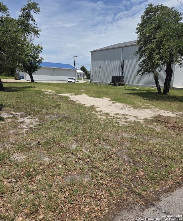 205 S 9th St, Rockport, TX 78382