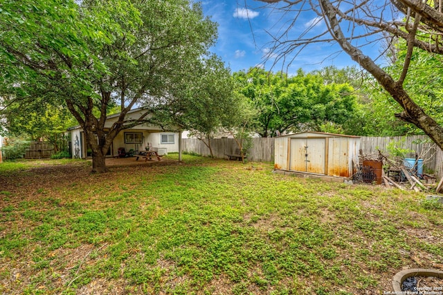 2435 Westgard, San Antonio, TX 78245 - view of yard with a patio area