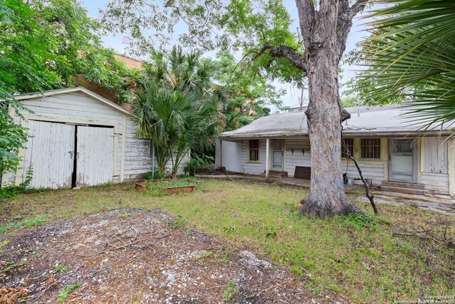 1001 Mason, San Antonio, TX 78208 - view of yard