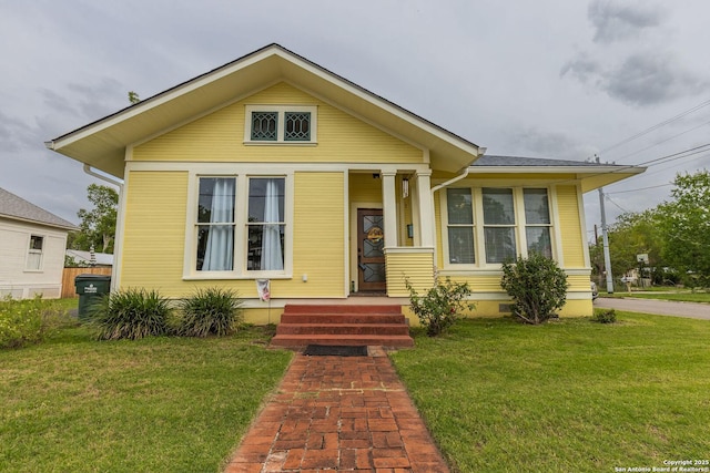 225 W Humphreys, Seguin, TX 78155 - view of front of home featuring a front yard