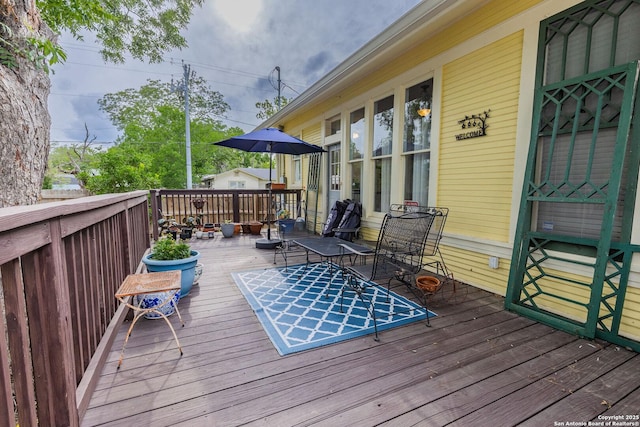 225 W Humphreys, Seguin, TX 78155 - view of deck