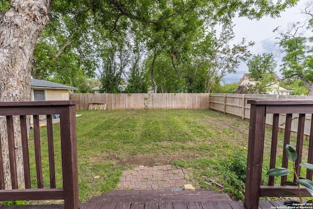 225 W Humphreys, Seguin, TX 78155 - view of yard