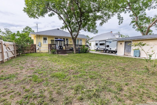 225 W Humphreys, Seguin, TX 78155 - back of house with a deck
