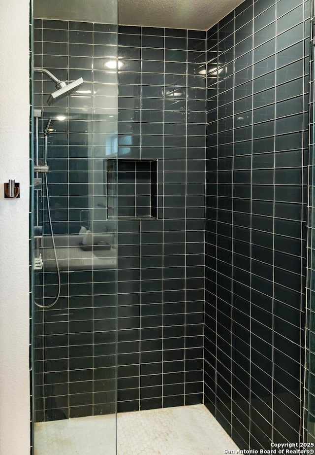 2818 Old Moss, San Antonio, TX 78217 - full bathroom with a shower stall