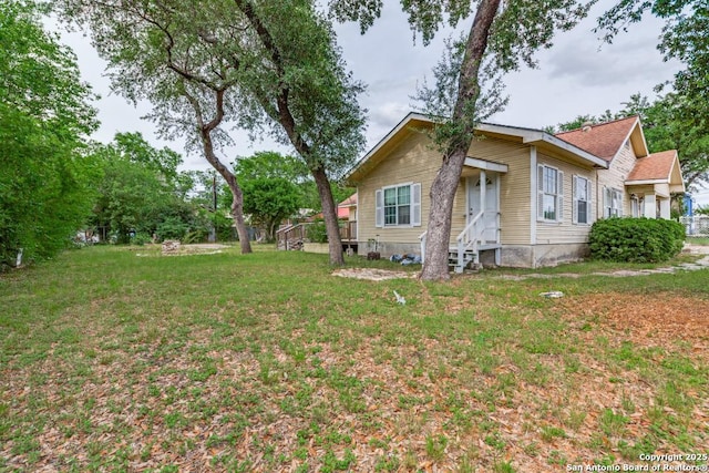 3311 W Commerce St, San Antonio, TX 78228 - view of side of property featuring a yard