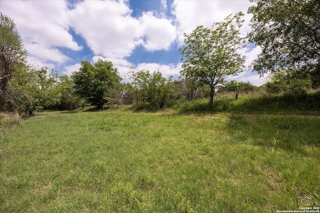 000 Oakridge Trl, Pipe Creek, TX 78063