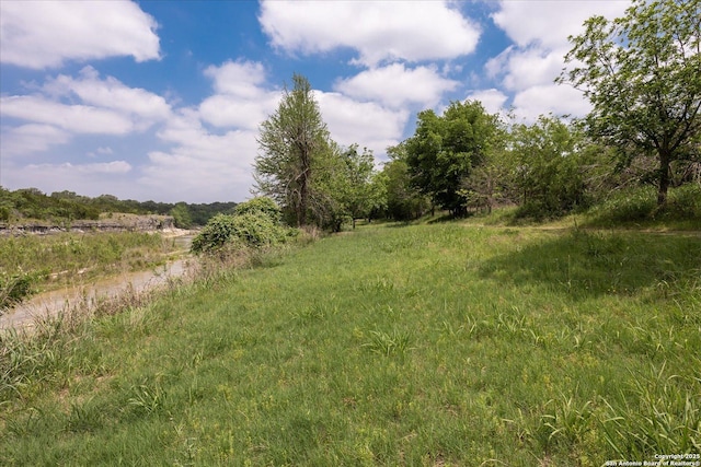 000 Oakridge Trl, Pipe Creek, TX 78063