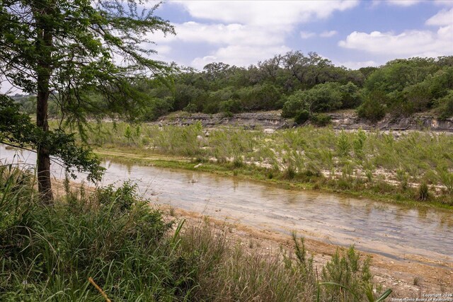 000 Oakridge Trl, Pipe Creek, TX 78063