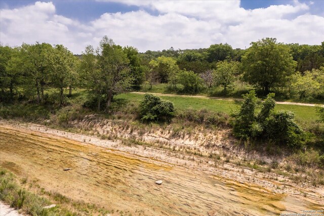 000 Oakridge Trl, Pipe Creek, TX 78063
