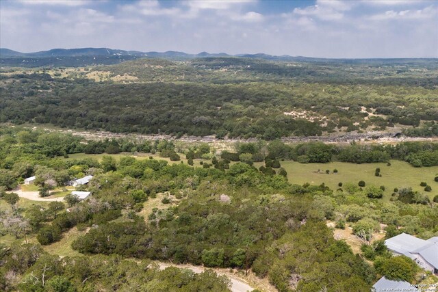 000 Oakridge Trl, Pipe Creek, TX 78063