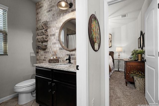 891 Noel, New Braunfels, TX 78130 - full bath with vanity, baseboards, toilet, and backsplash