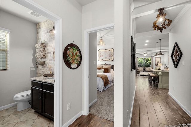 891 Noel, New Braunfels, TX 78130 - corridor featuring light wood-style flooring and baseboards