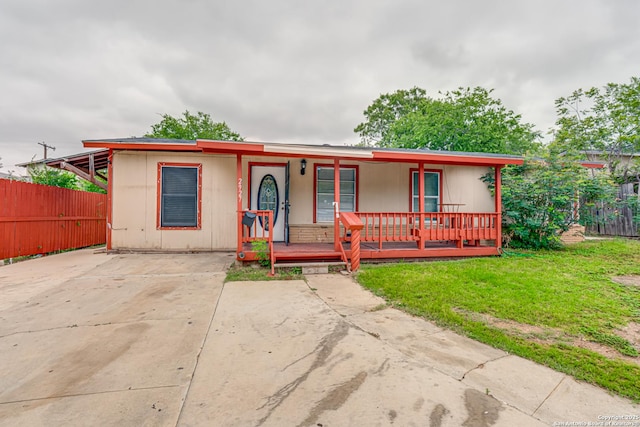 2927 Lasses, San Antonio, TX 78223 - view of front facade with covered porch