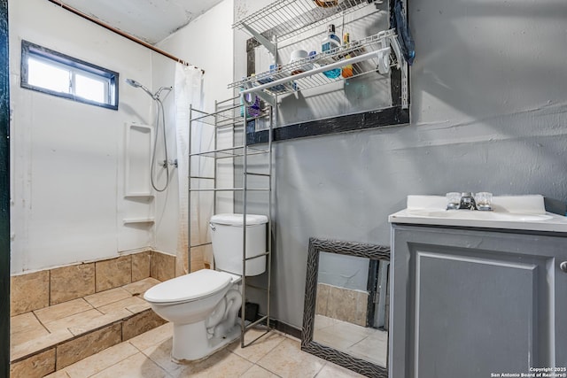 2927 Lasses, San Antonio, TX 78223 - full bath featuring toilet, curtained shower, and vanity