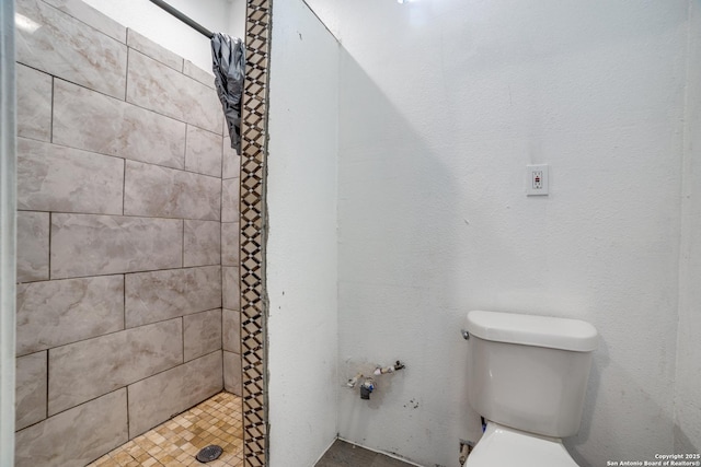3343 Dove Park Ln, San Antonio, TX 78253 - bathroom with toilet and a tile shower