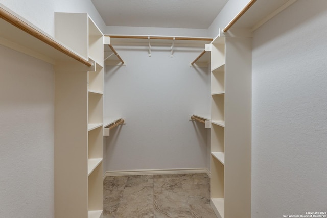 712 Crestview, Floresville, TX 78114 - view of walk in closet