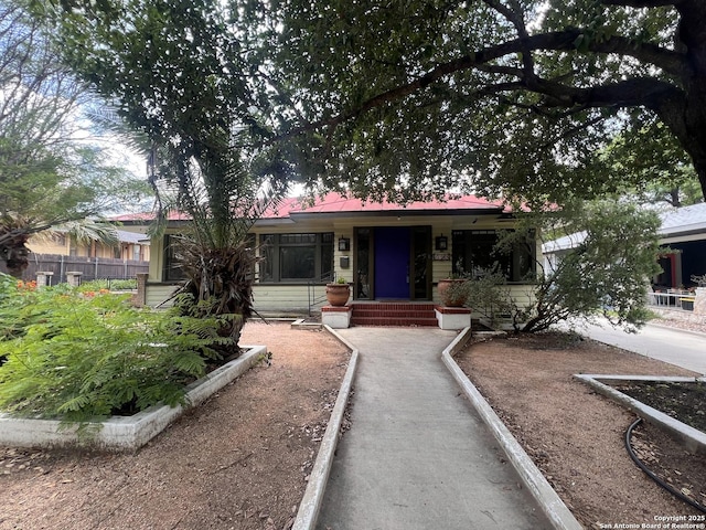 1024 W Mistletoe, San Antonio, TX 78201 - view of front of house