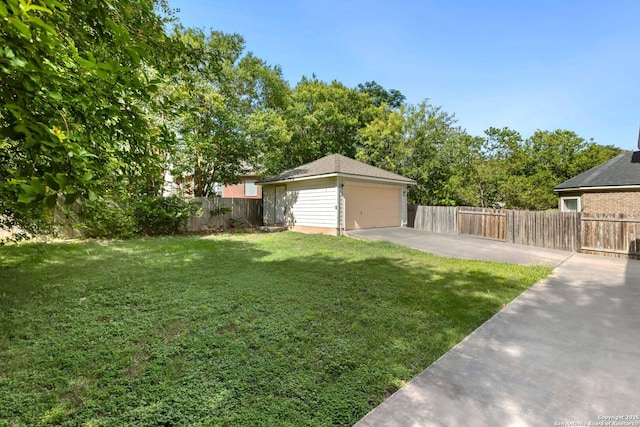 9106 Thomas York, San Antonio, TX 78251 - fenced backyard with an outbuilding and a detached garage