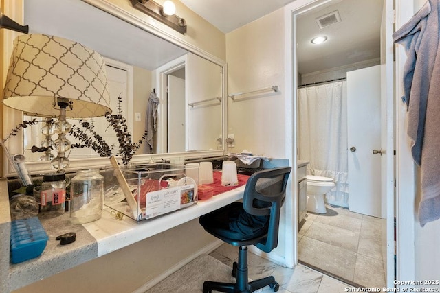 6611 Southpoint St Unit B124, San Antonio, TX 78229 - full bath featuring toilet