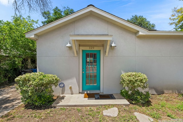 129 Odell, San Antonio, TX 78212 - entrance to property with stucco siding