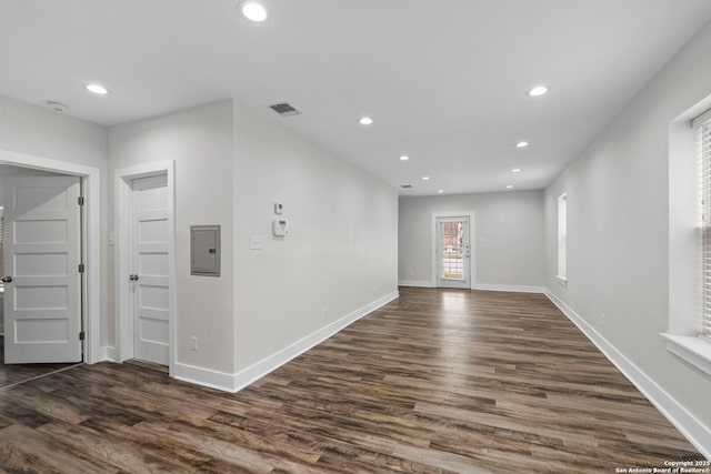 129 Odell, San Antonio, TX 78212 - empty room with dark wood-style flooring, baseboards, and recessed lighting