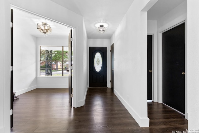 5026 Lakewood, San Antonio, TX 78220 - foyer entrance featuring dark wood-type flooring and baseboards