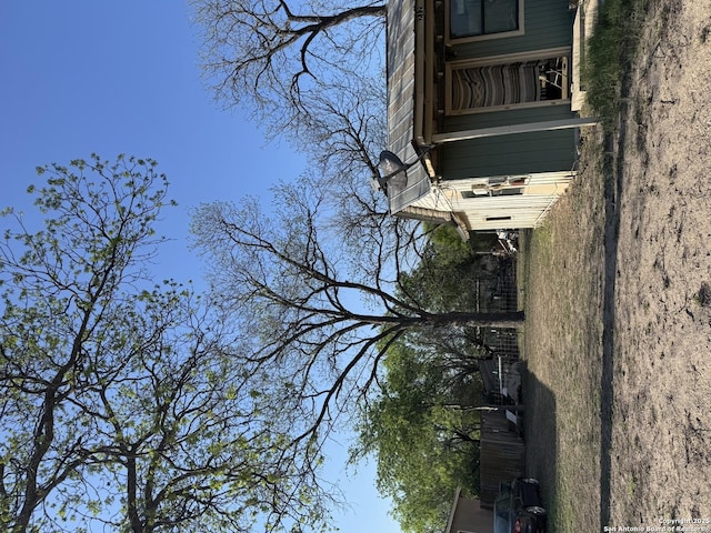 212 E Doughty, Uvalde, TX 78801 - exterior view
