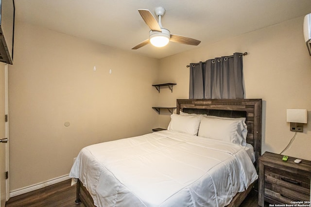 1202 N Center, San Antonio, TX 78202 - bedroom with wood finished floors, baseboards, and a ceiling fan