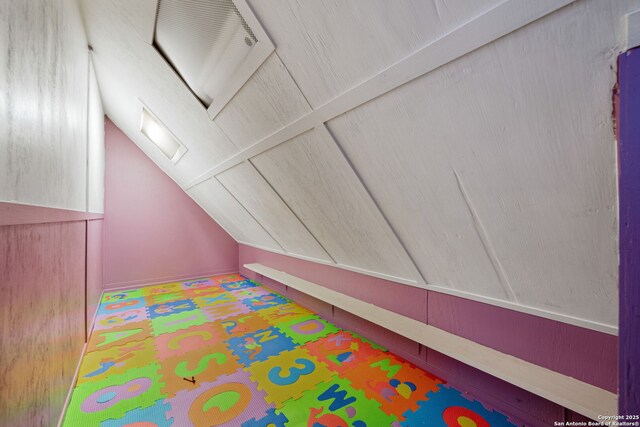 2822 Low Oak, San Antonio, TX 78232 - recreation room featuring vaulted ceiling