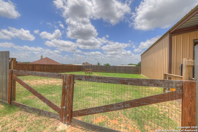 108 Westfield Ln, Vernia, TX 78121 - view of yard