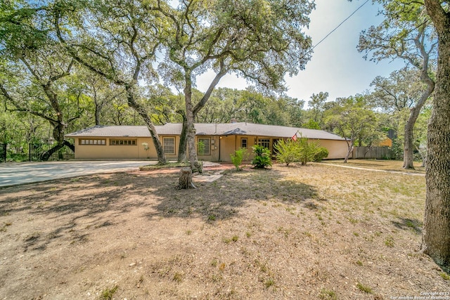 6514 W Ave, Castle Hills, TX 78213 - view of front of home with view of scattered trees