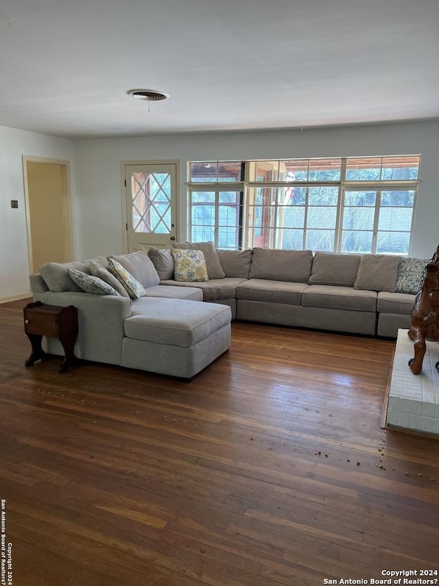 6514 W Ave, Castle Hills, TX 78213 - living area featuring hardwood / wood-style flooring