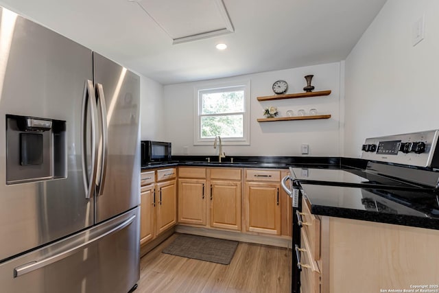264 E Lullwood, San Antonio, TX 78212 - kitchen with appliances with stainless steel finishes, a sink, light wood-style flooring, light brown cabinetry, and recessed lighting