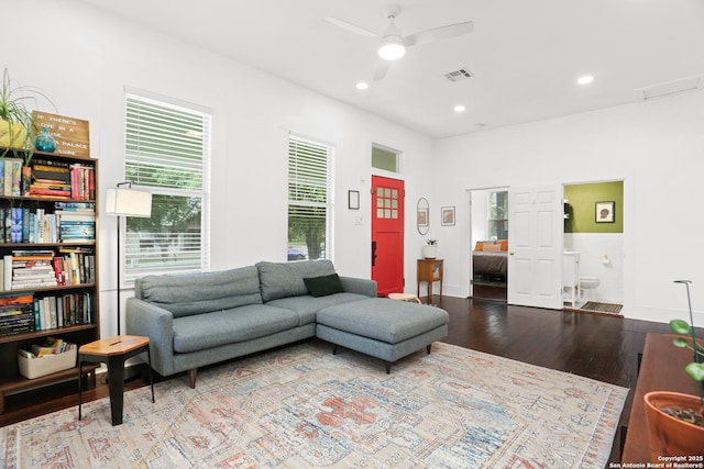 1106 W Summit Ave, San Antonio, TX 78201 - living room featuring wood finished floors, a ceiling fan, baseboards, and recessed lighting