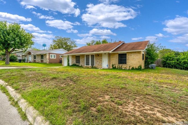 7741 Leafy Hollow Ct, Live Oak, TX 78233 - single story home with a front lawn