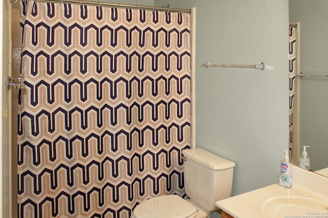 7527 Escada Crst, San Antonio, TX 78254 - full bath featuring vanity, toilet, and a shower with curtain