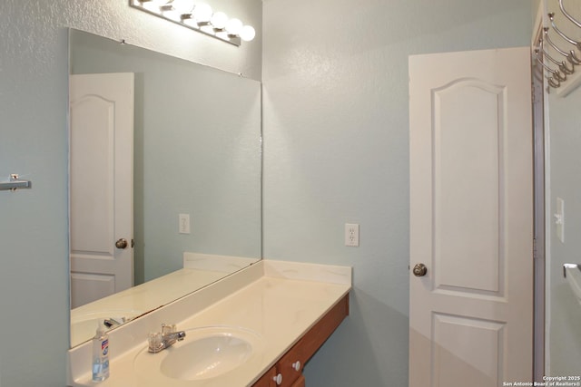 7527 Escada Crst, San Antonio, TX 78254 - bathroom with vanity