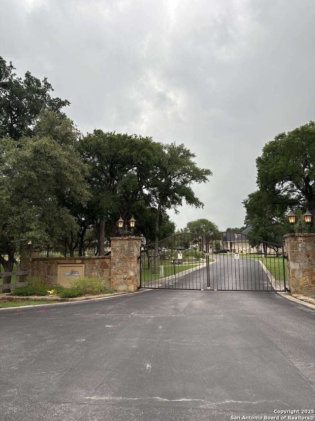 636 Carriage House # 30, Spring Branch, TX 78070 - view of gate