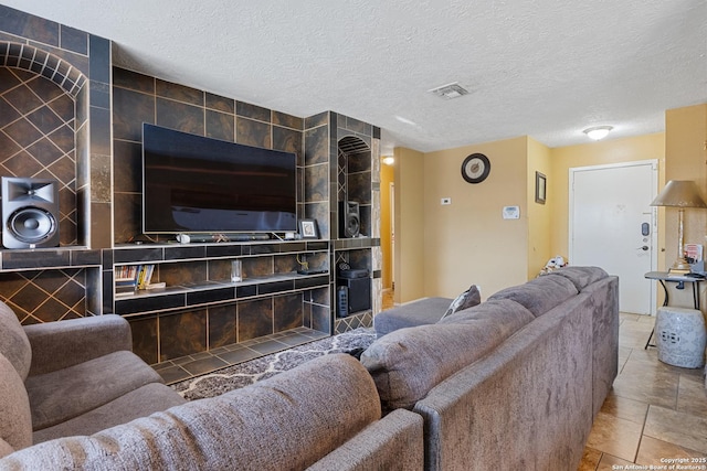 1019 Cloverbrook, San Antonio, TX 78245 - living area with a textured ceiling