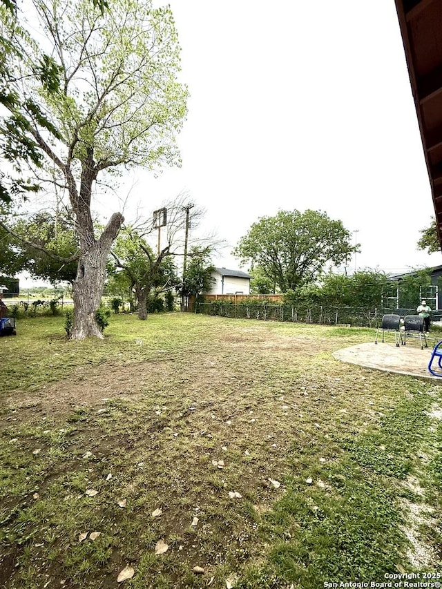 2407 Aiken, San Antonio, TX 78237 - view of yard with a patio area