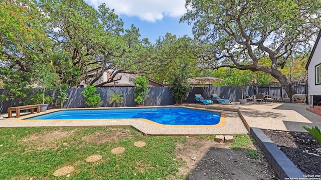 1818 Moreshead, San Antonio, TX 78231 - view of swimming pool featuring a fenced backyard and a patio area