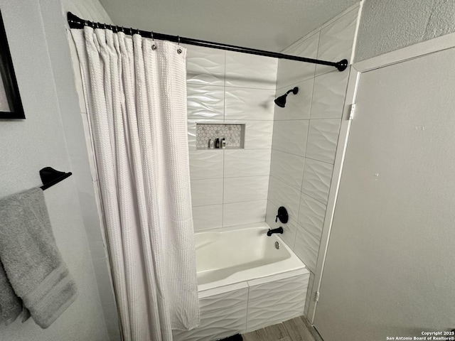 6422 Balky St, San Antonio, TX 78240 - bathroom with shower / bath combo