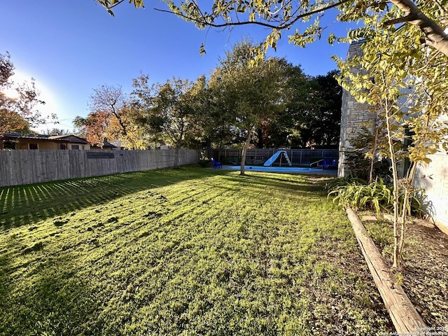 6422 Balky St, San Antonio, TX 78240 - view of yard
