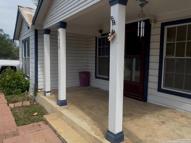 726 Ave L, Poteet, TX 78065 - view of porch