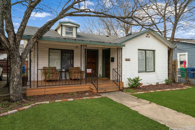 1119 N Pine St, San Antonio, TX 78202 - view of front of property featuring a porch and a shingled roof