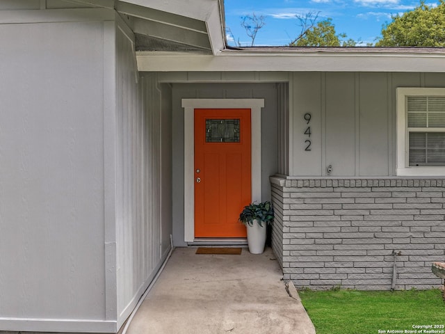 942 San Angelo, San Antonio, TX 78201 - view of exterior entry with board and batten siding