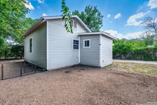 222 Laurelwood, San Antonio, TX 78213 - rear view of house featuring a gate