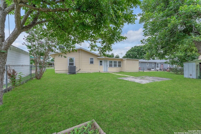 239 Banbridge, San Antonio, TX 78223 - view of yard with central AC