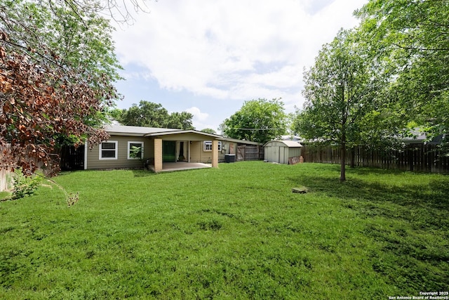 435 Sharon, San Antonio, TX 78216 - view of yard featuring a patio