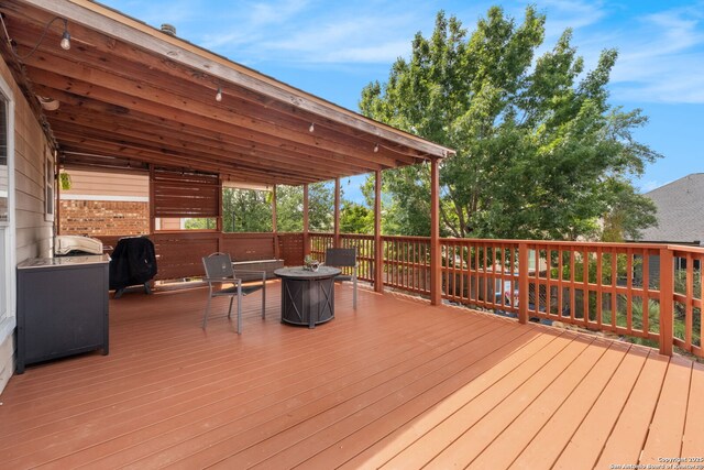 815 Maltese Gdn, San Antonio, TX 78260 - view of deck